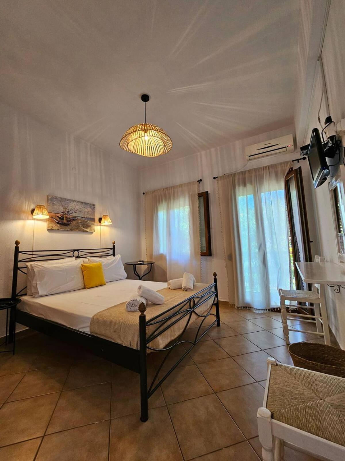 The Pine Trees Aparthotel Agnontas Exterior photo