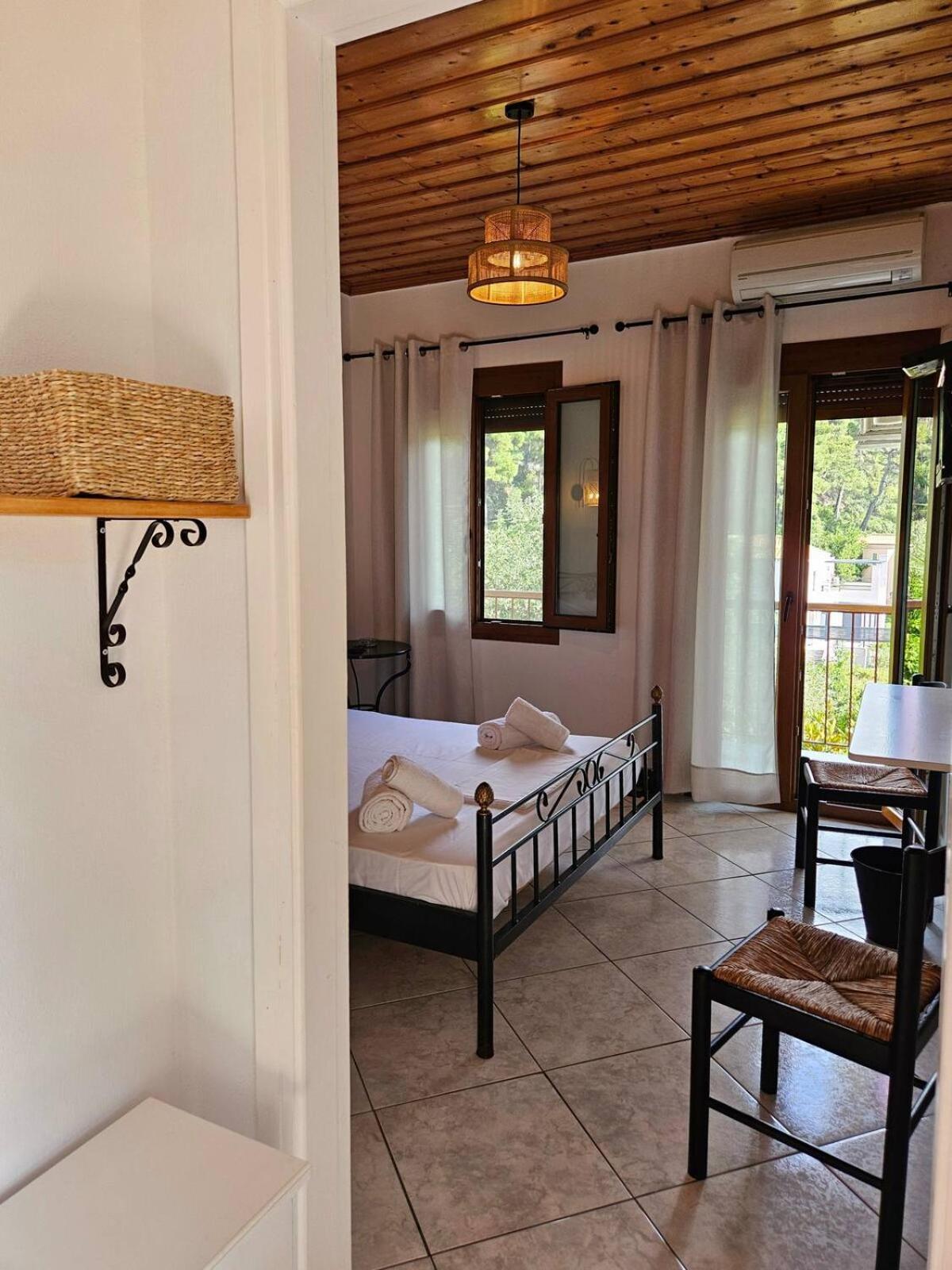 The Pine Trees Aparthotel Agnontas Exterior photo