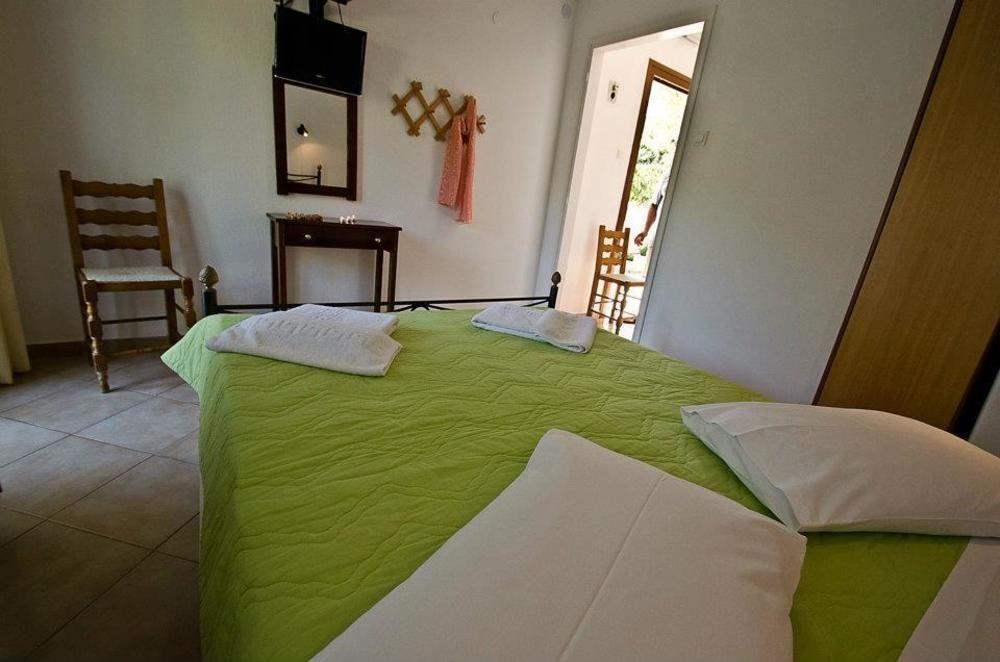 The Pine Trees Aparthotel Agnontas Exterior photo