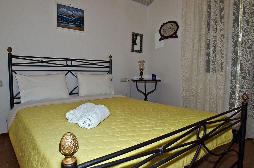 The Pine Trees Aparthotel Agnontas Exterior photo